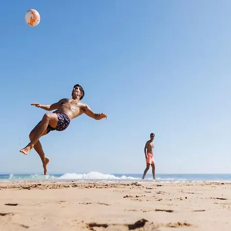 アパート In Near The レバル